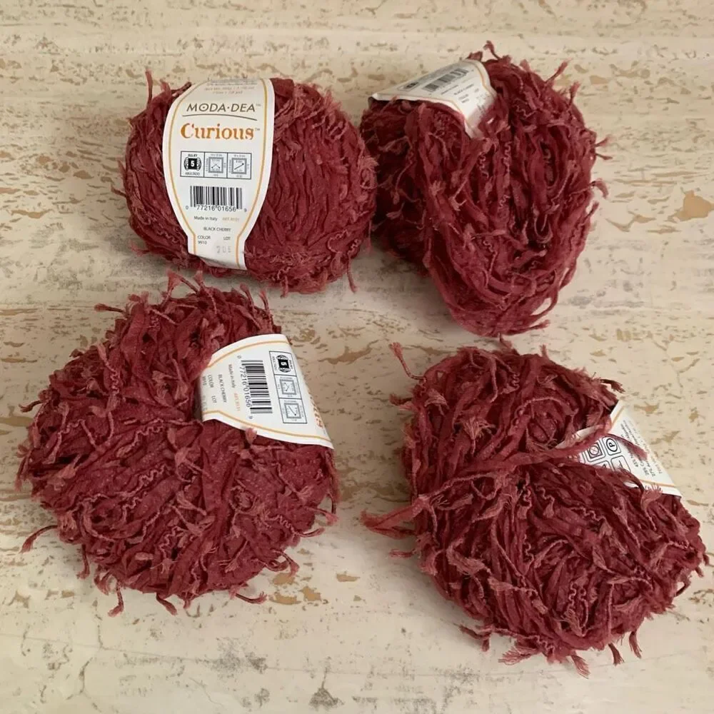 Moda dea curiosa yarn in black cherry 4 skeins